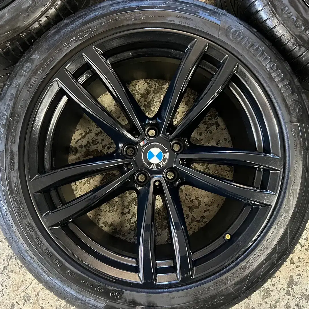 BMW 647M 블랙 19인치 휠타이어 판매 합니다