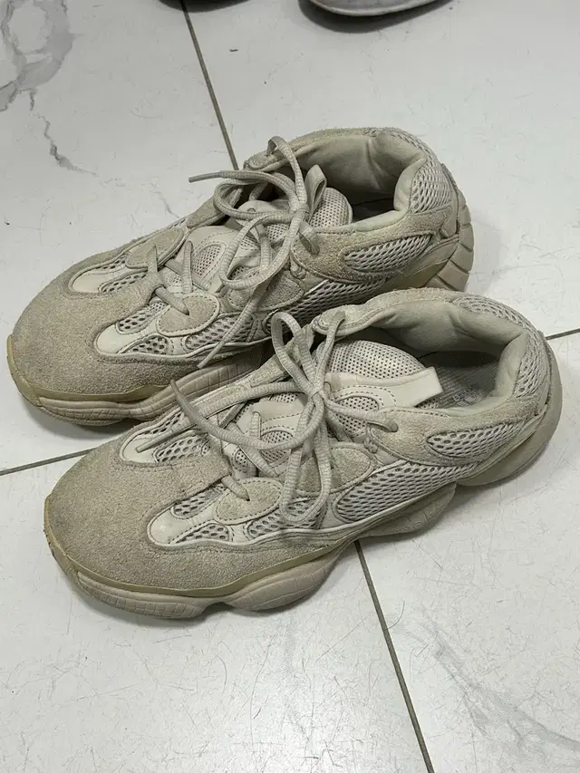 yeezy 500 (이지 500) 블러쉬 18년 발매