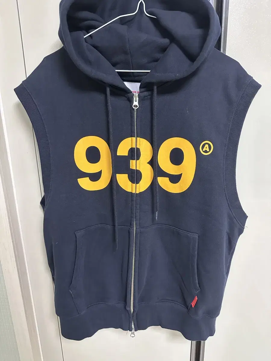 939 Hooded Sleeve Navy New