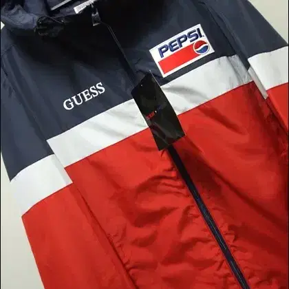 게스 GUESS PEPSI 콜라보 폴리바람막이 후드자켓 새옷 택M 100