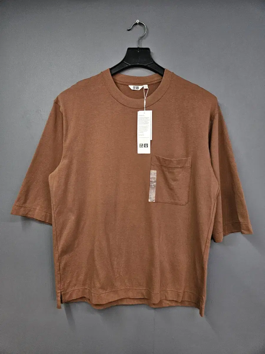 Uniqlo Camel Color Men's Overfit 100-105 Vahn Tee