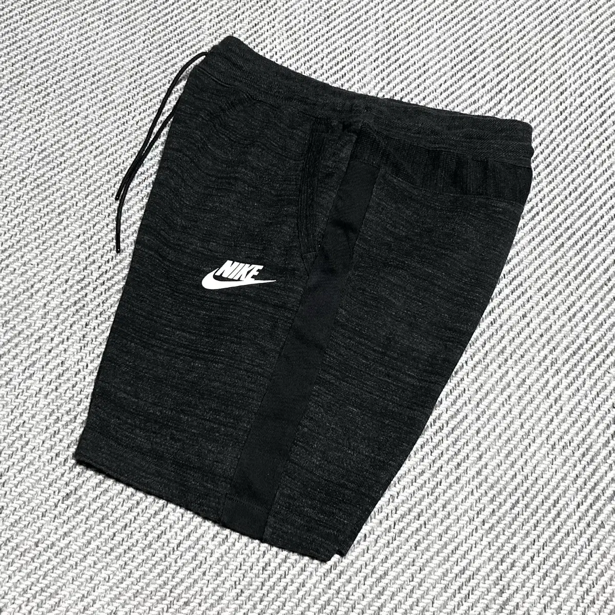 [ L ] Nike 나이키 다크그레이 퓨츄라 반바지