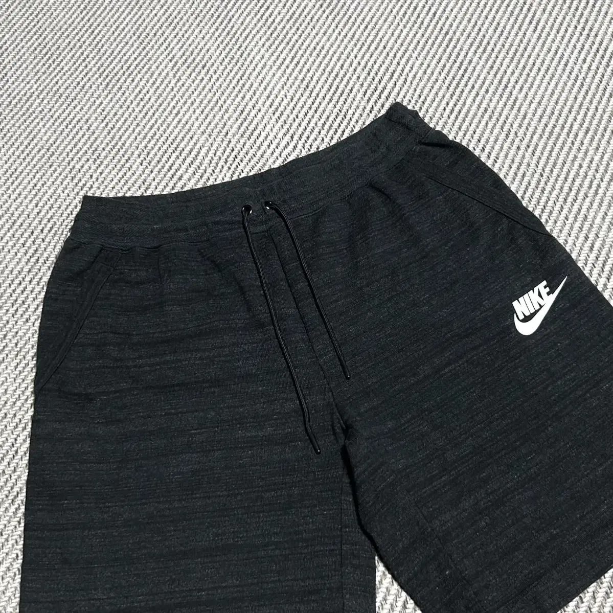 [ L ] Nike 나이키 다크그레이 퓨츄라 반바지