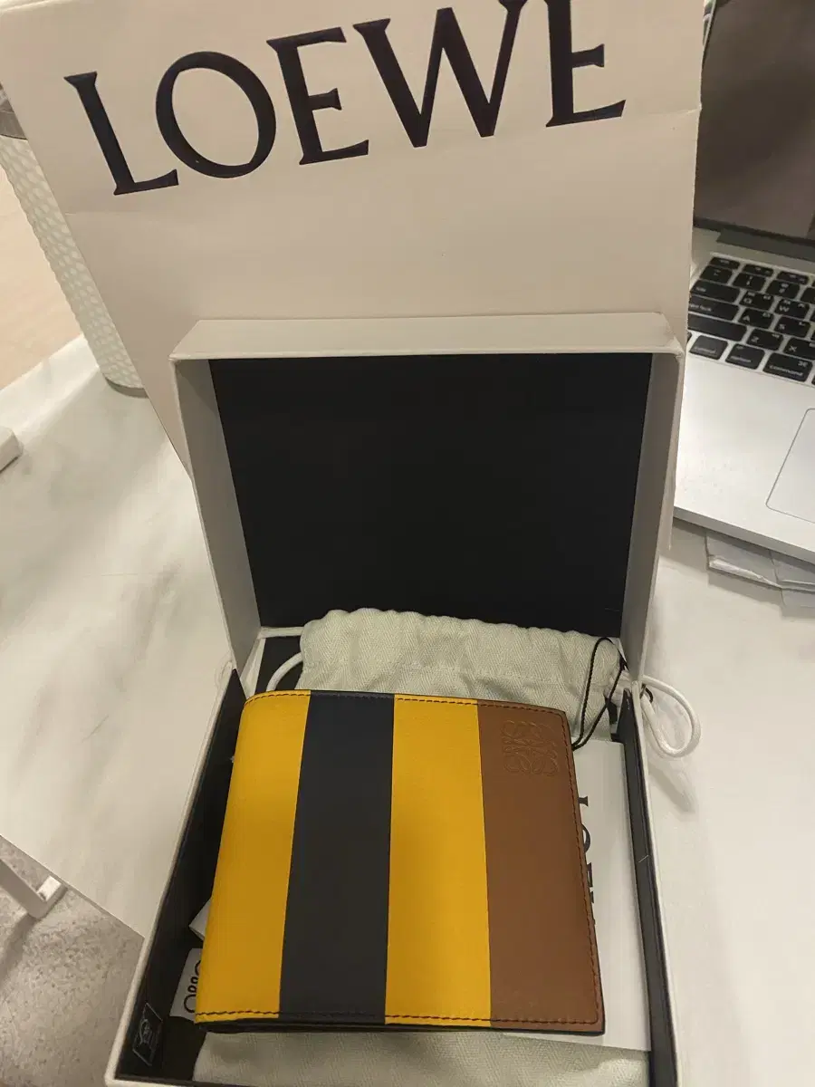 로에베 loewe 남성 반지갑