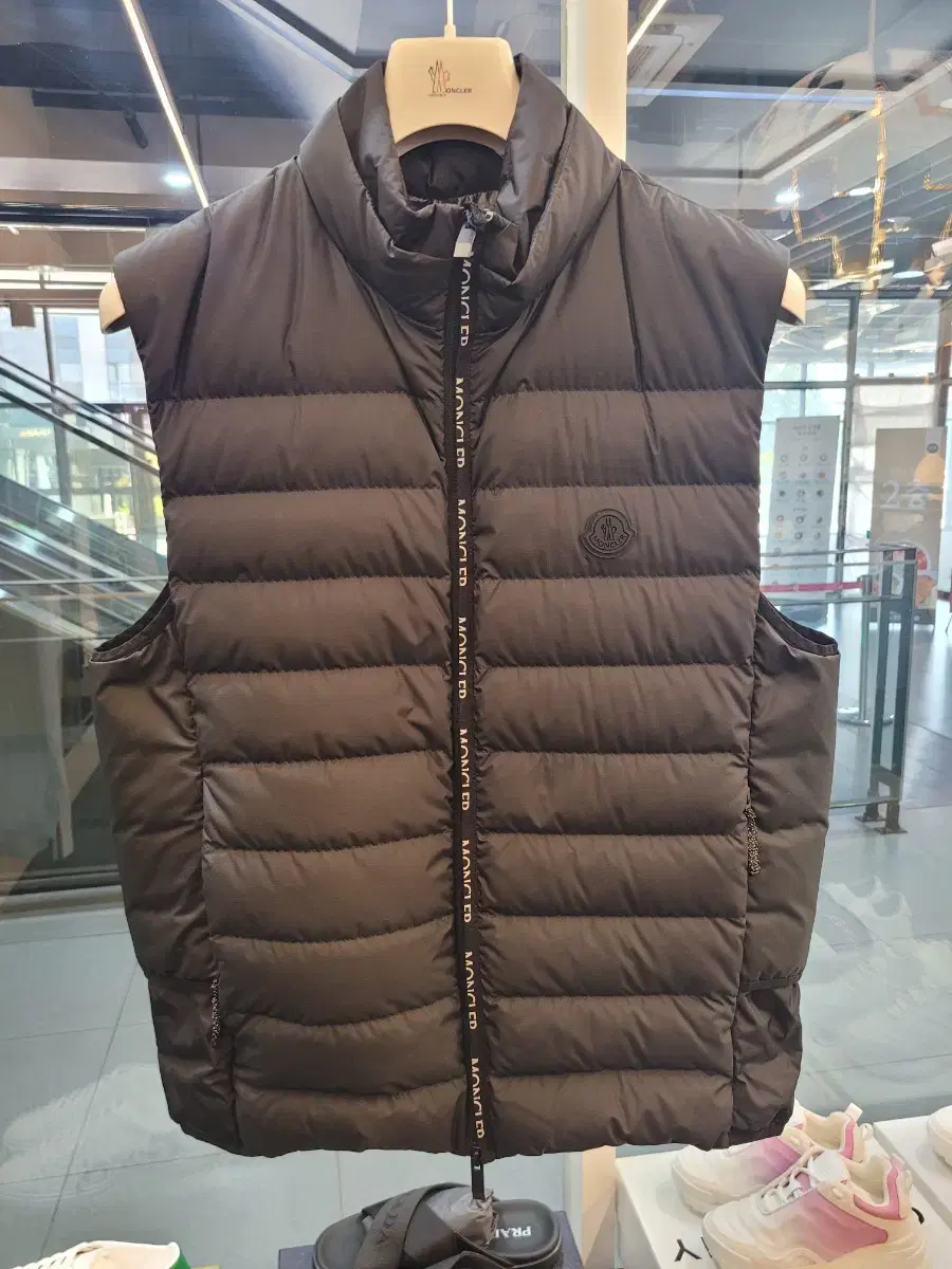 Moncler TARN Men's Down Vest Black