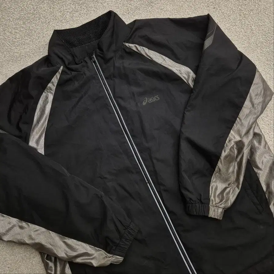 [ Genuine/110,Black ] Asics Old School Windbreaker