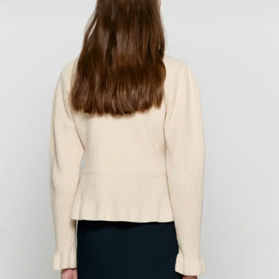 비뮤즈맨션 merino wool peplum knit