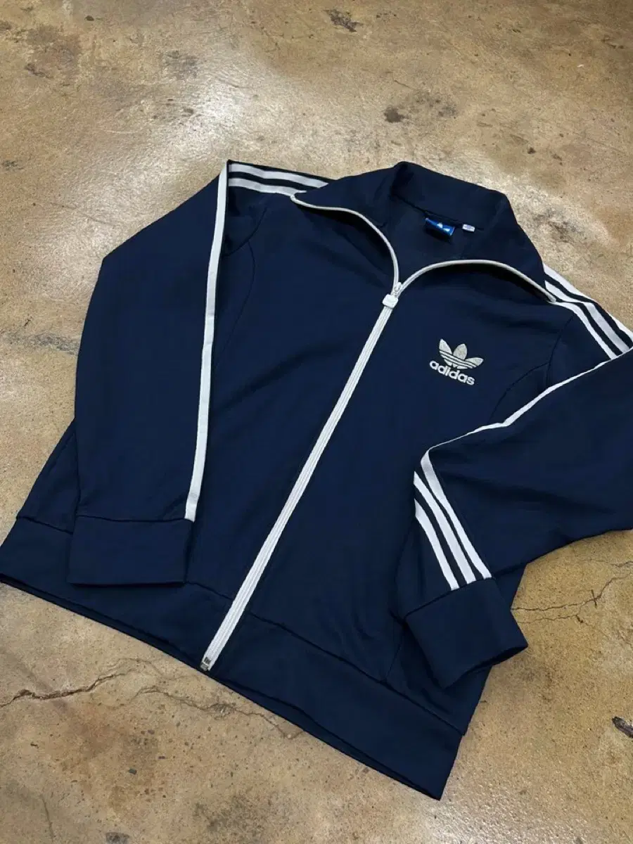 [authentic/105] adidas europatrack top jersey navy