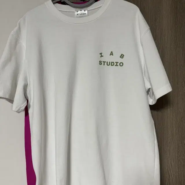 L ) 아이앱 화이트 그린 IAB Studio T-Shirt White