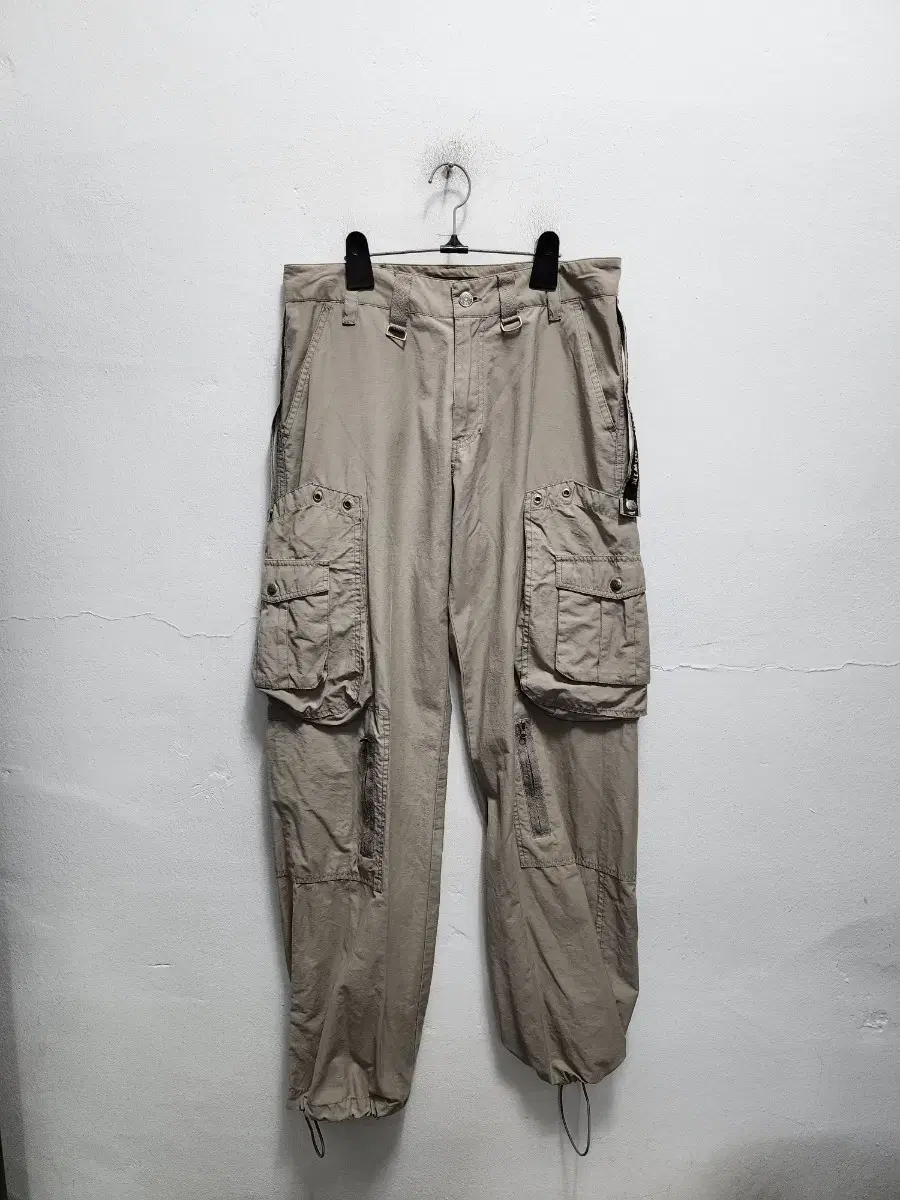 Edwin beige cargo pants