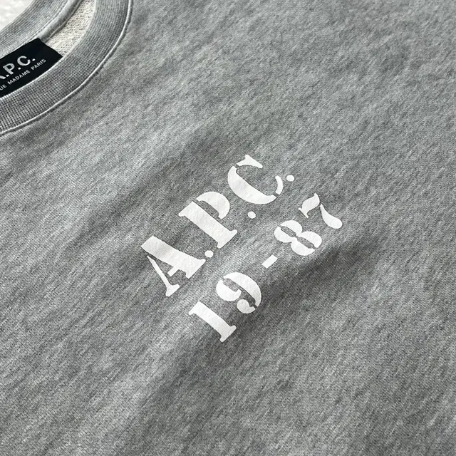 APC 아페세 으페쎄 맨투맨 L (100-105)