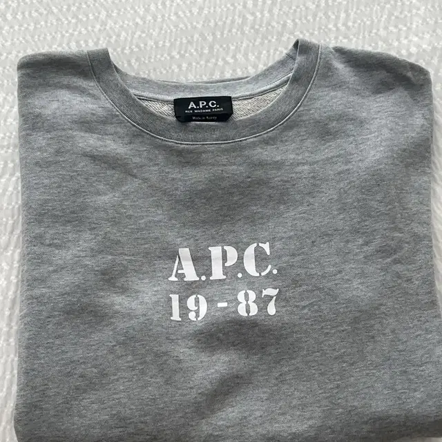 APC 아페세 으페쎄 맨투맨 L (100-105)