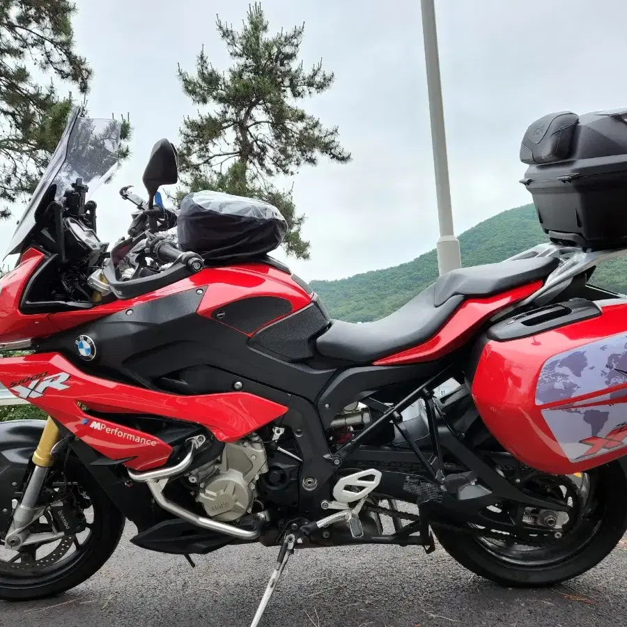 BMW S1000XR