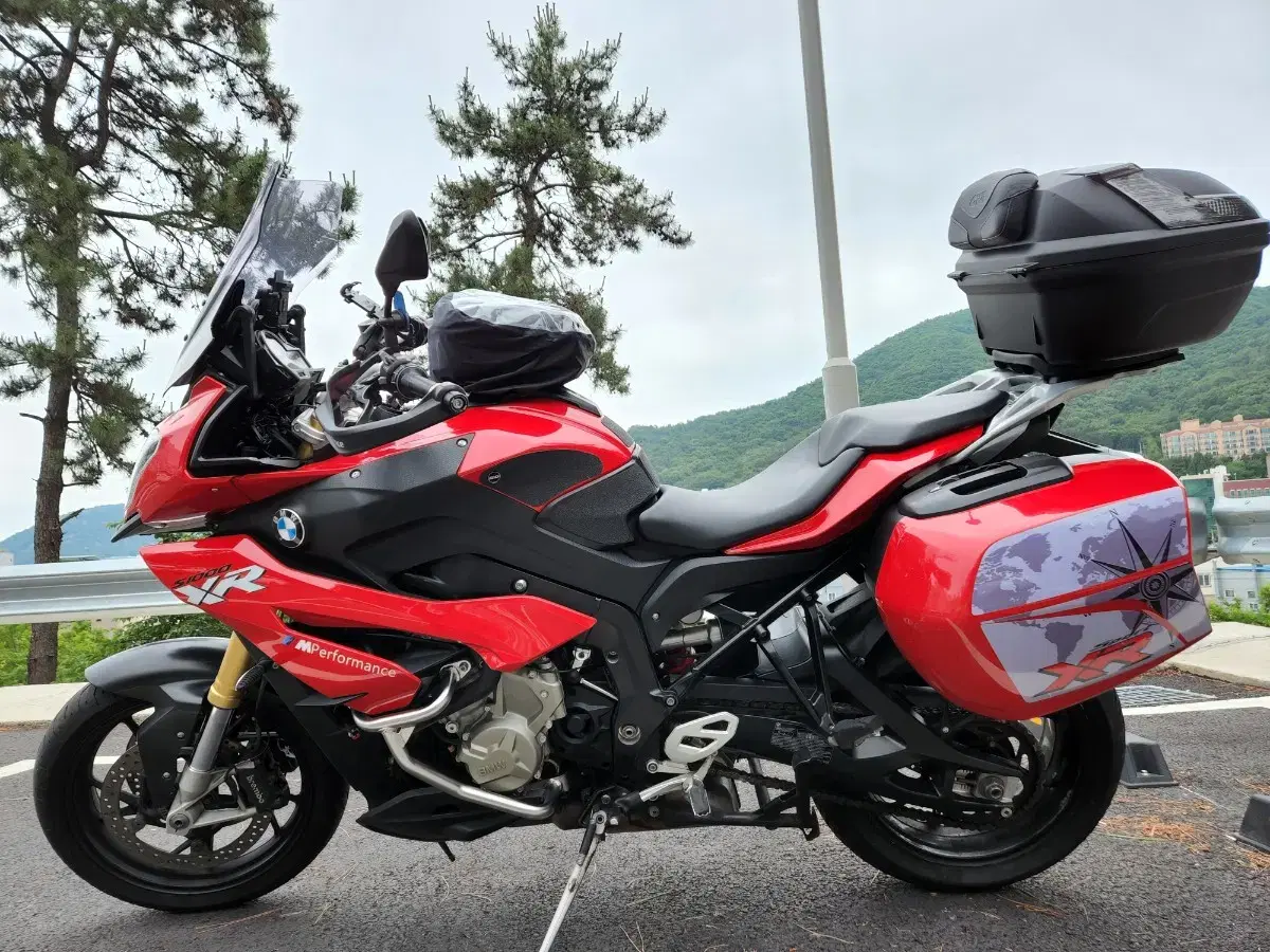 BMW S1000XR