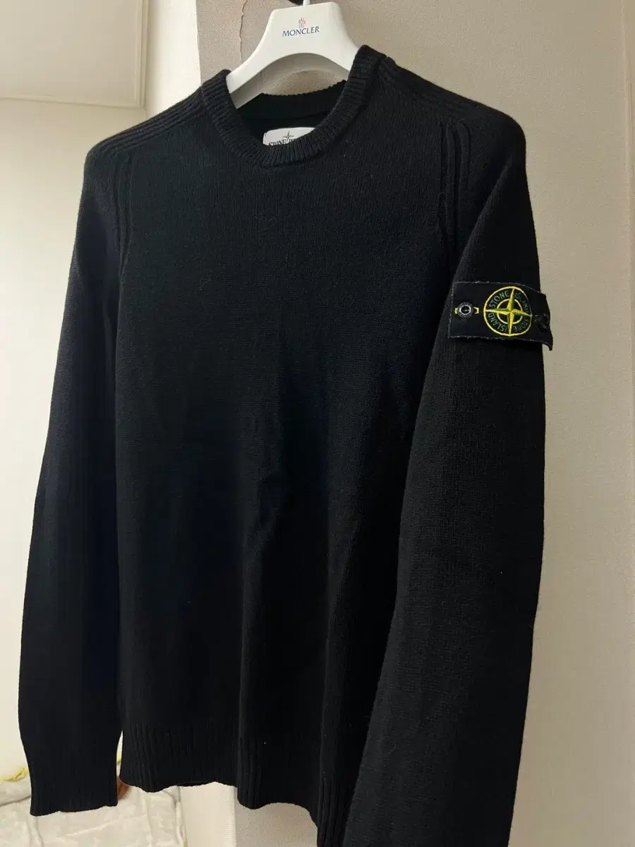 Department Store) Stone Island Lamb's Wool Knit L (Brand New)