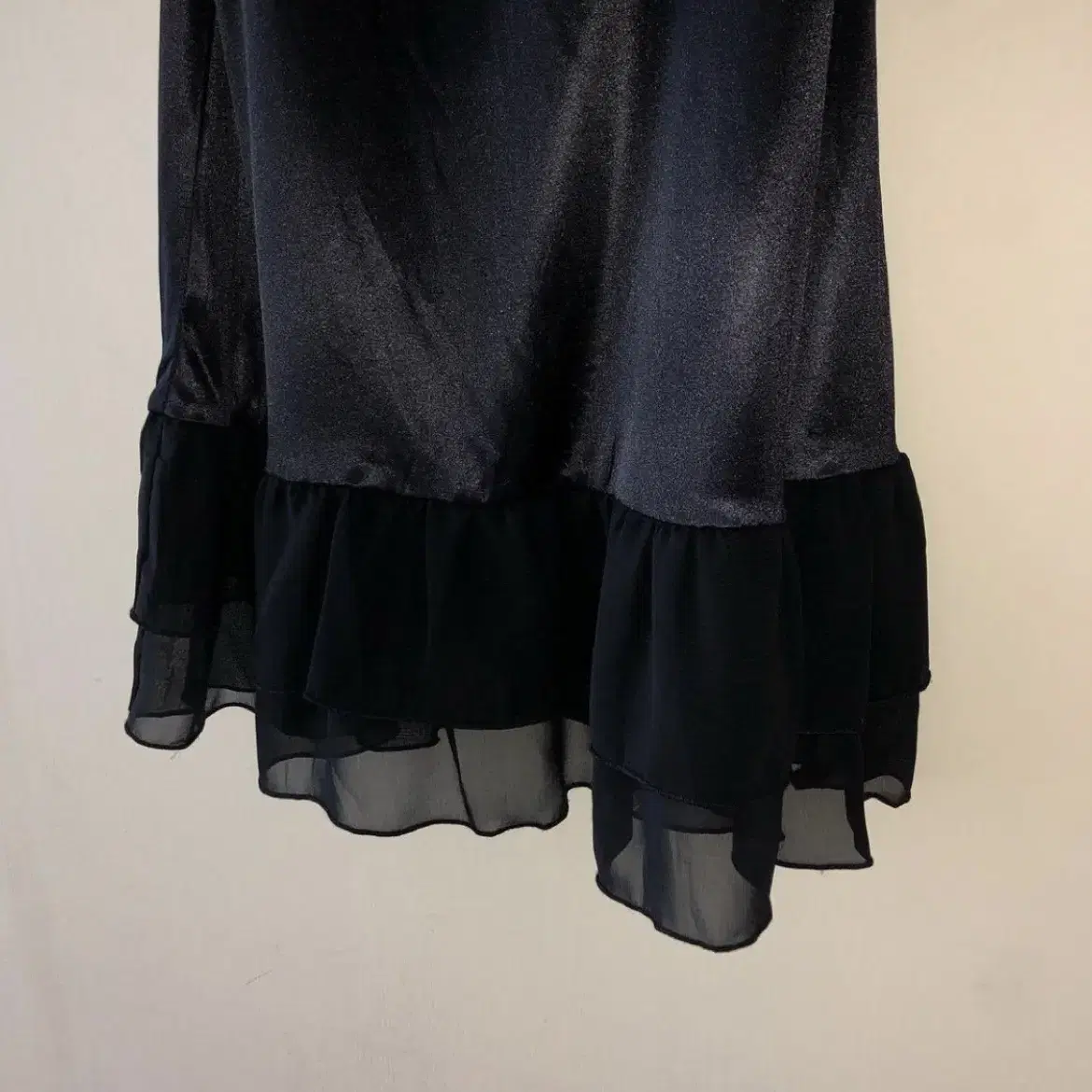 Vintage 2 bizazz black silk sleeveless