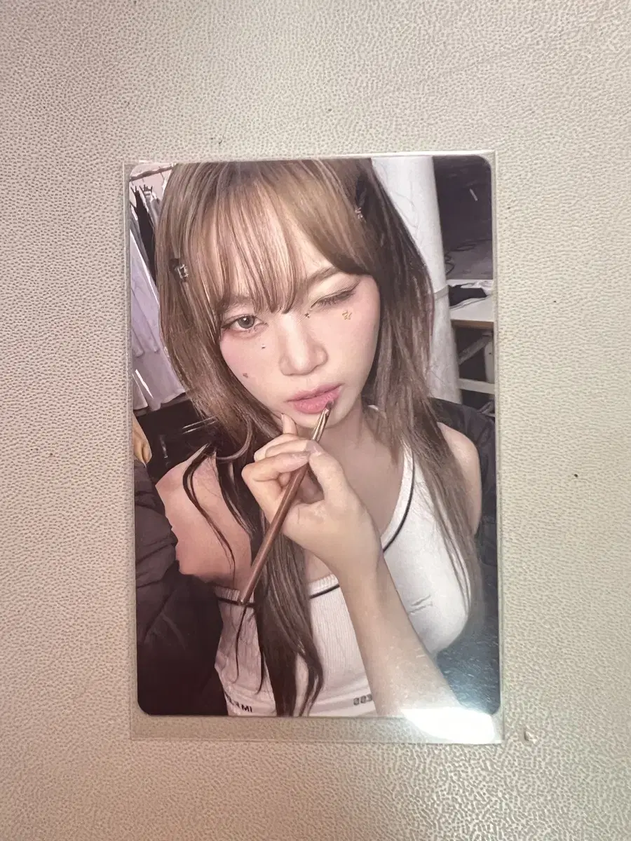 le sserafim kim chaewon e.ji photocard huh yunjin kazuha sakura hong eunchae