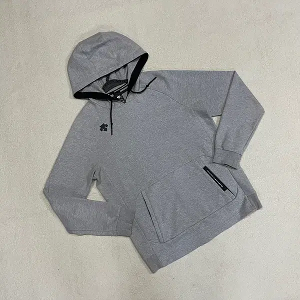 M Descent Hoodie B.2163