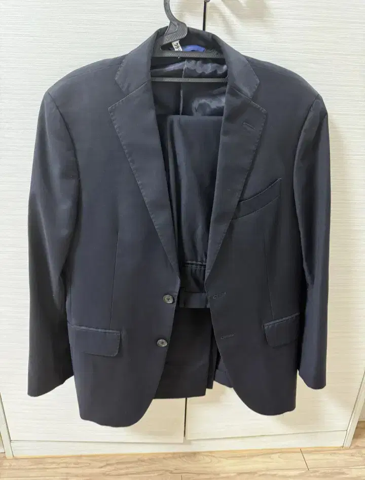 Men's Suits