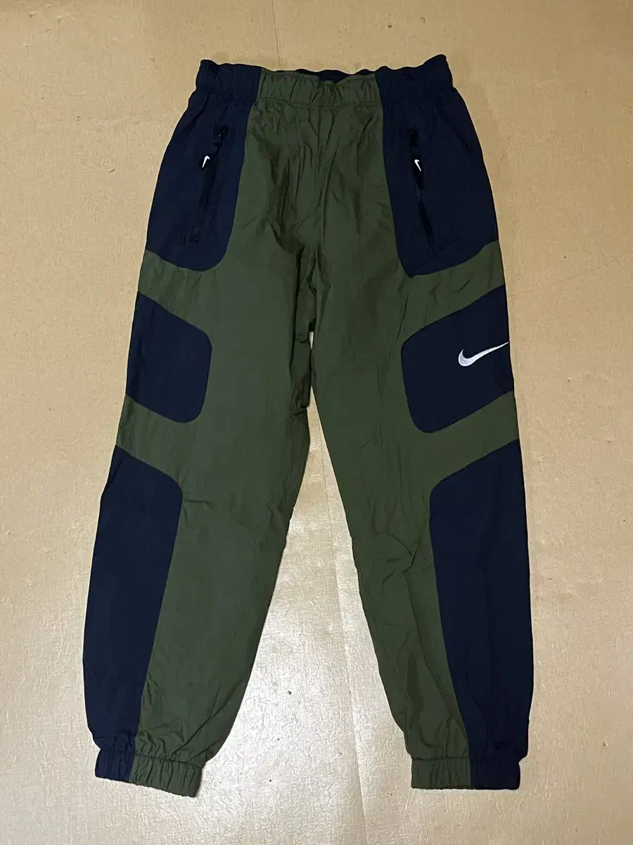 Nike Reissue Woven Pants