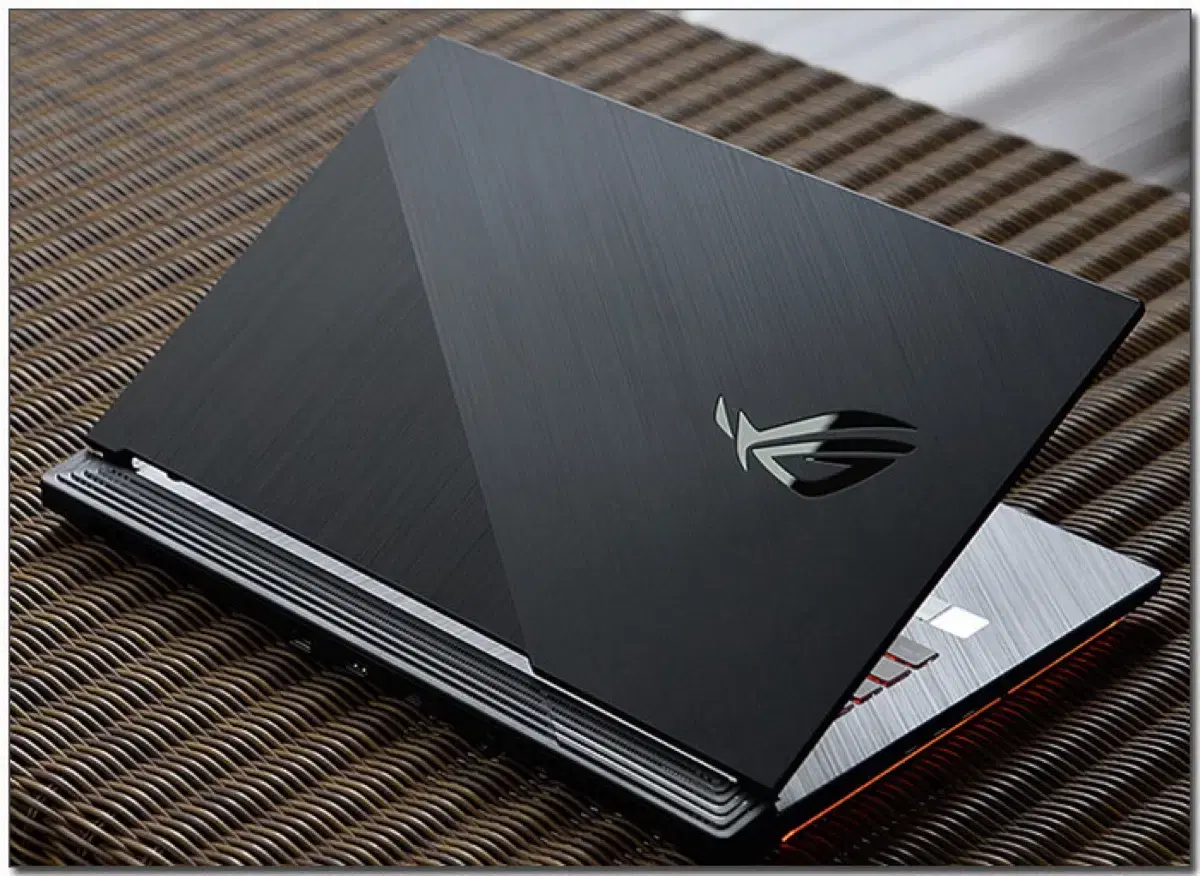 아수스 로그 스트릭스 g712l(asus rog strix g712l)