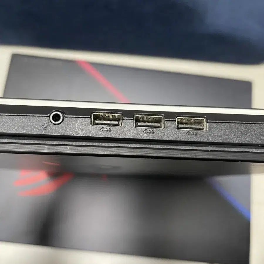 아수스 로그 스트릭스 g712l(asus rog strix g712l)