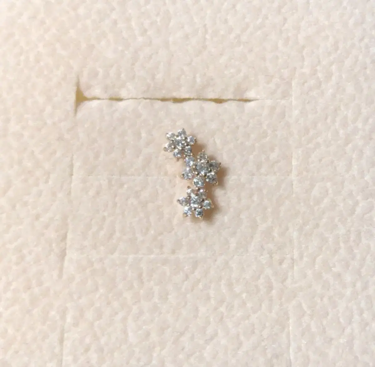 14k pierced earrings (earrings thickness)