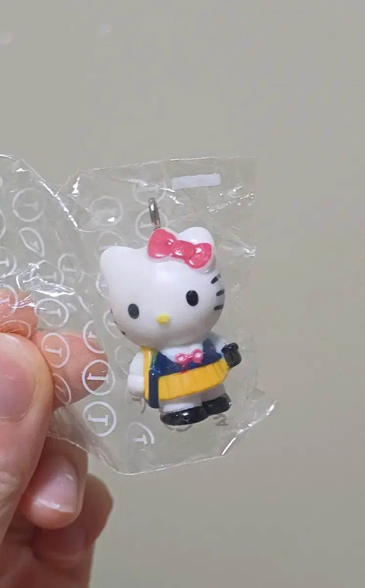 School Uniform Kitty danielle Key Holder Figures