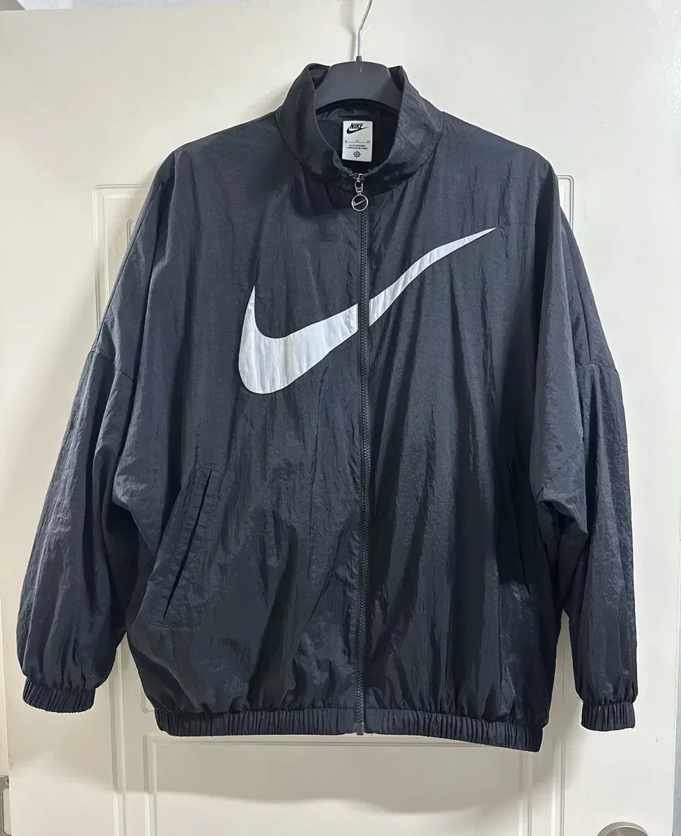 Nike]Sportswear Essentials(Swooshy Big Logo)Windbreaker