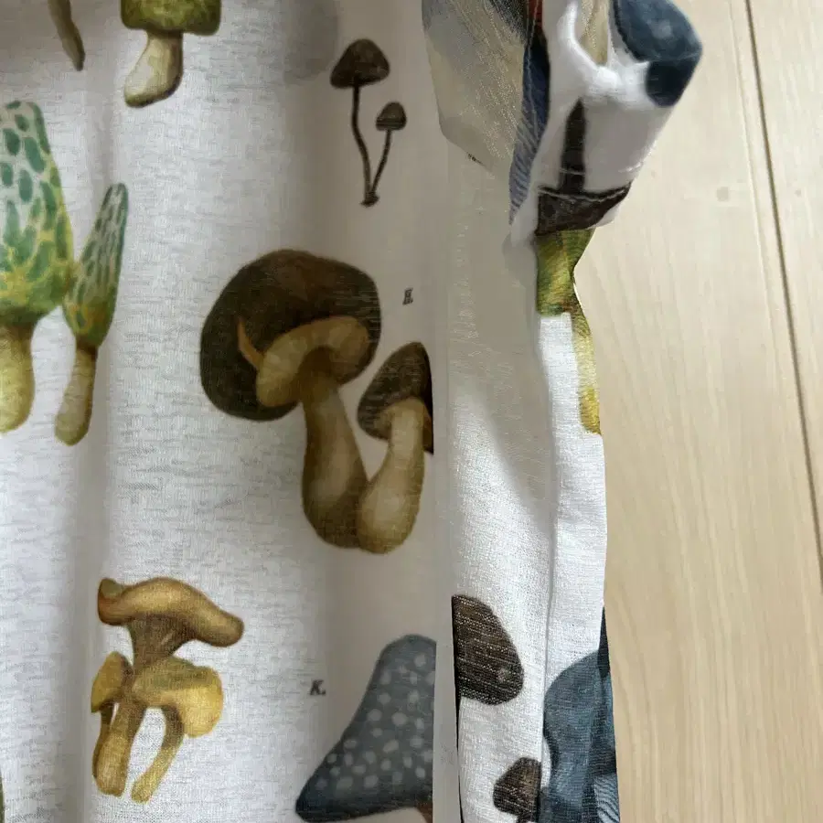 (M) COSMOSS MUSHROOM GRAPHIC T-SHIRT