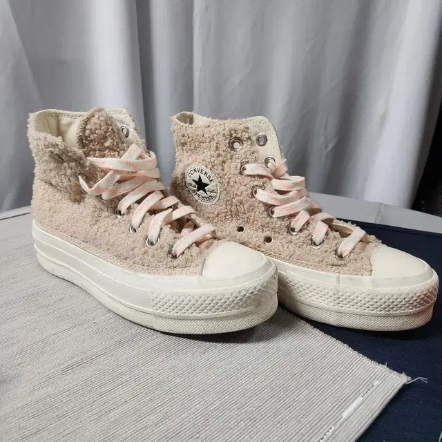 컨버스 converse 플랫폼 척 테일러 뽀글이  (220)