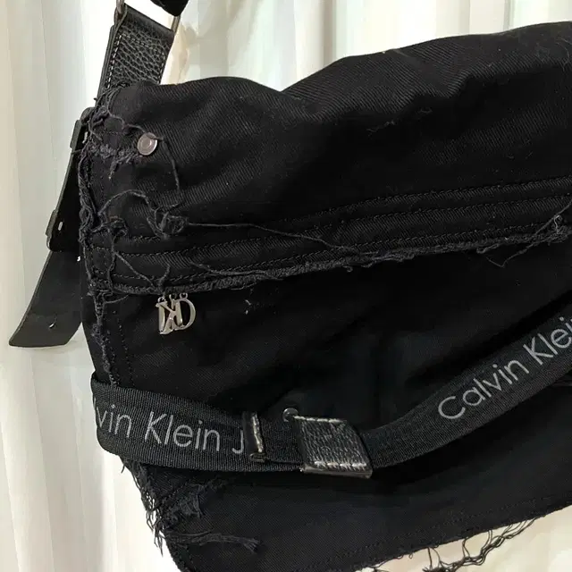 Ck jeans 캔버스 가죽끈 가방상태좋음