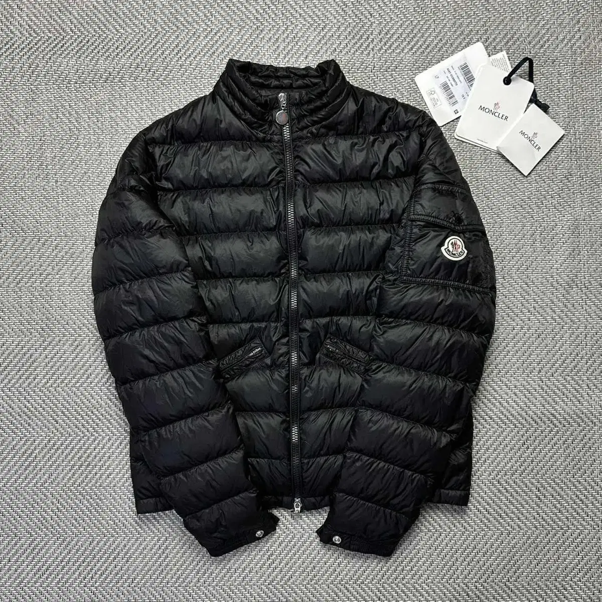 Moncler Agay Lightweight Padding