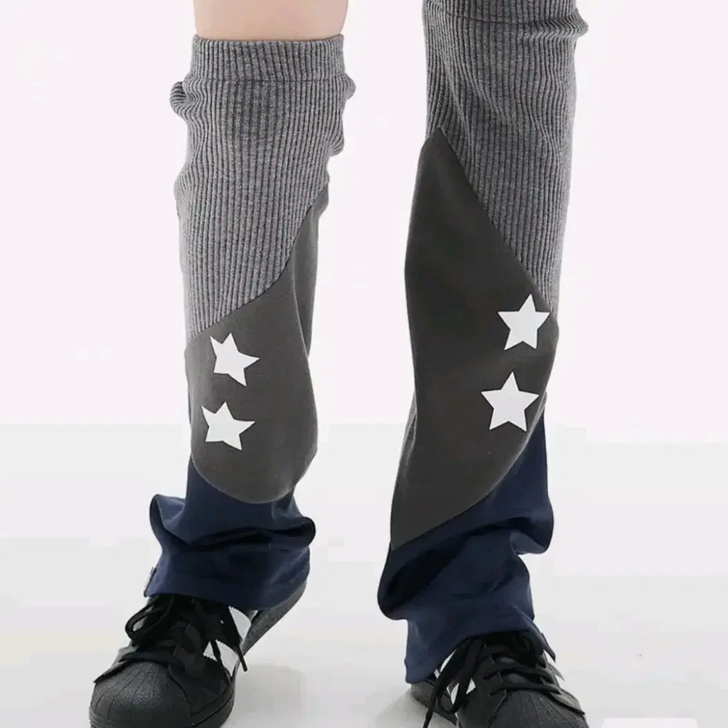 러브이즈트루 별 레그워머 차콜(DN STAR LEG WARMER) y2k