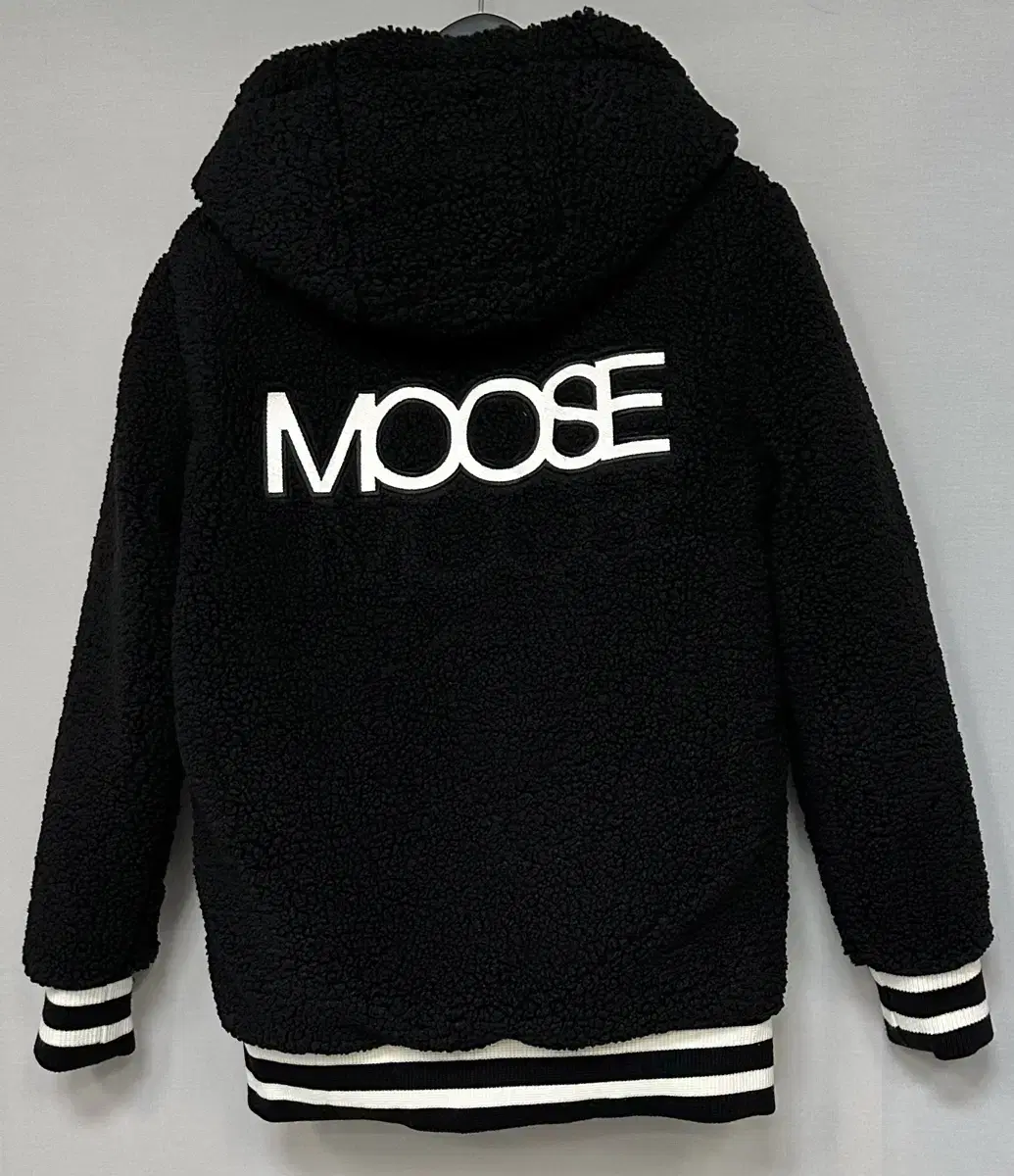 Moose Knuckle Hoodies (95)