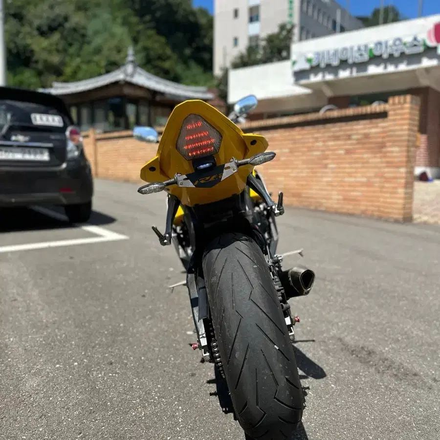 R6