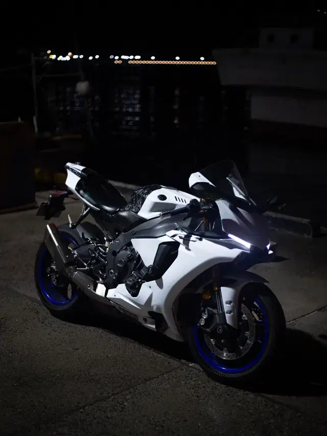 2017년식 야마하 YZF-R1 화이트