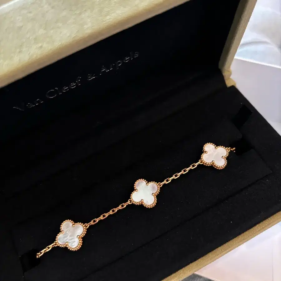 Van cleef & Arpels 빈티지 알함브라 브레이슬릿 5개