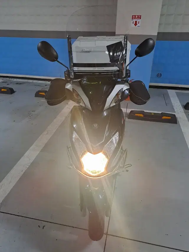 하우주 vr125(19년식)(125cc)스쿠터 팝니다.