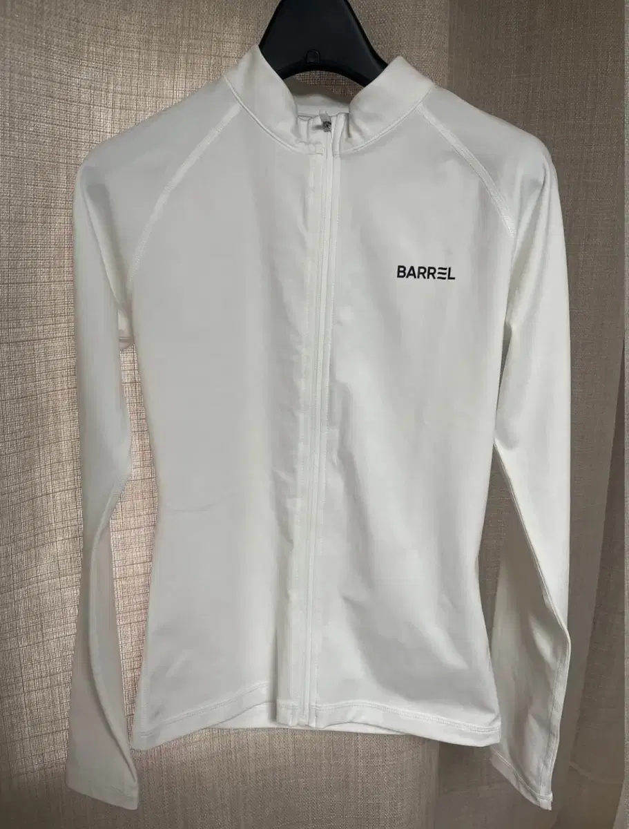 Barrel Woman Essential Standard Fit Zip-Up Rashguard White (085)