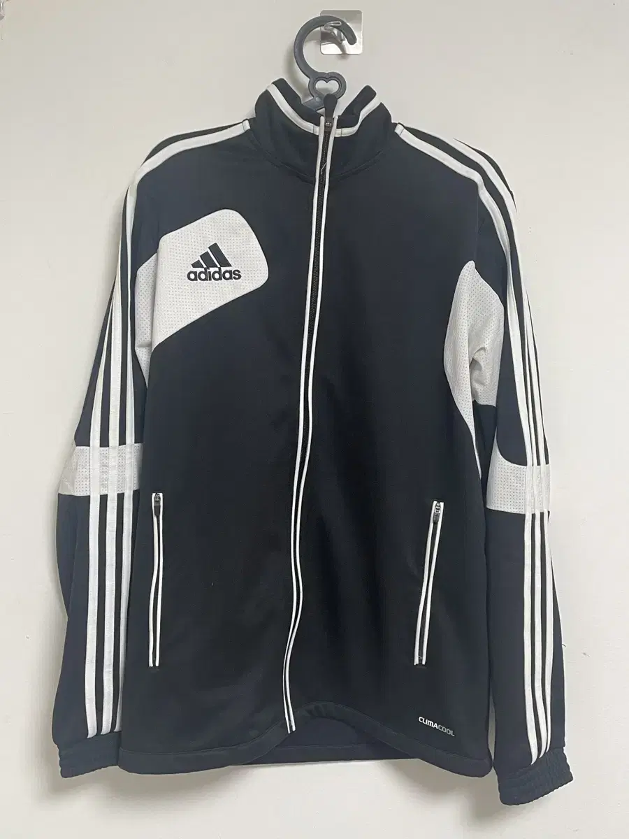 Quick sale on vintage adidas jerseys!