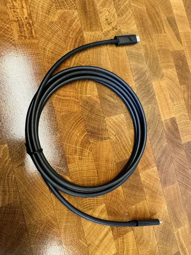 벨킨 Thunderbolt 3 cable (40Gbps, 2m)