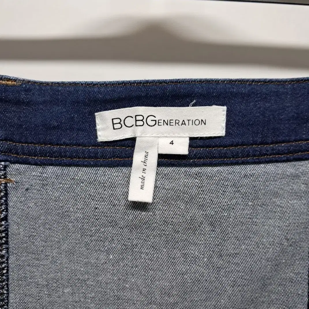 (26~27) BCBG 오픈 포켓 스판 데님 청치마 스커트