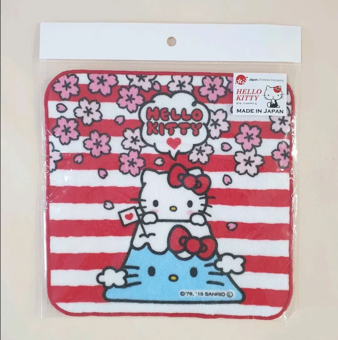 (Genuine) Sanrio Classic Hello Kitty Fuji San Hand Towel Mini Towel Handkerchief