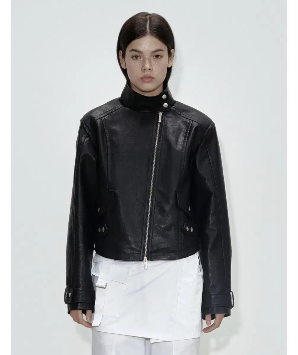 세릭 LEATHER ZIPPER JACKET