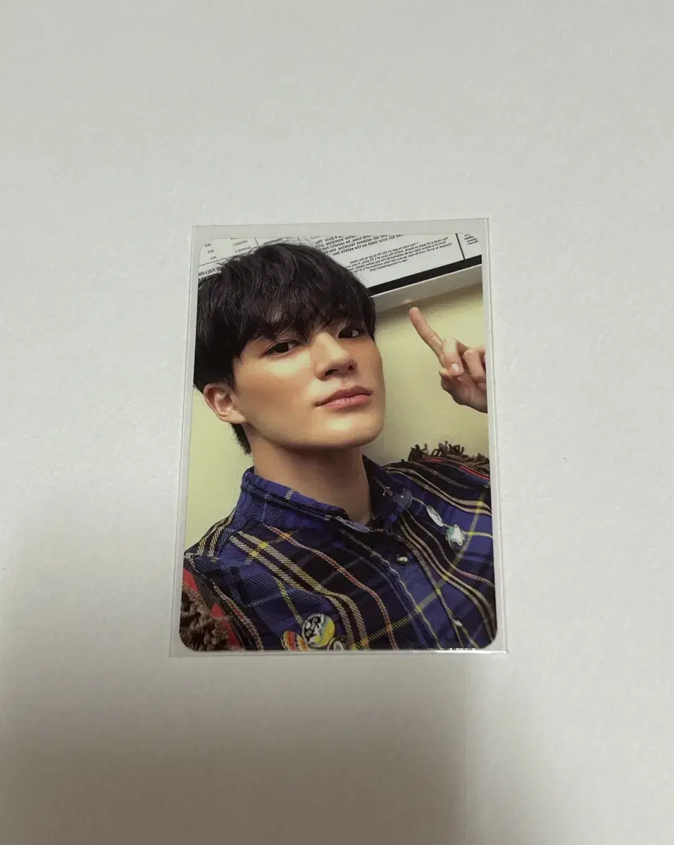 Source) nct dream 2022 winter smtown jeno photocard wts