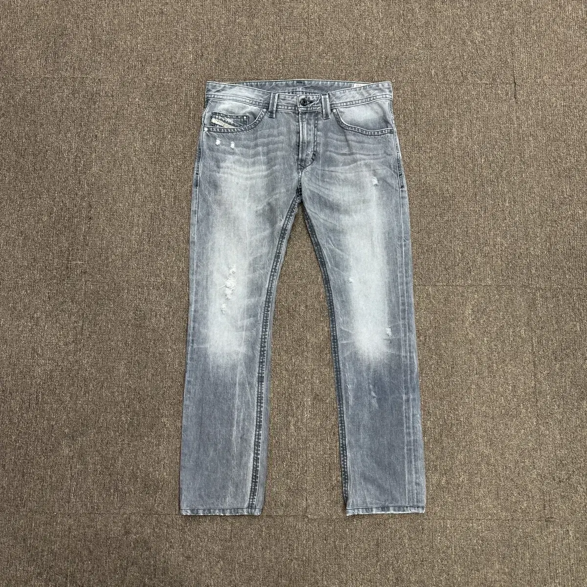 [32] Diesel THAVAR gray-washed slim skinny jeans