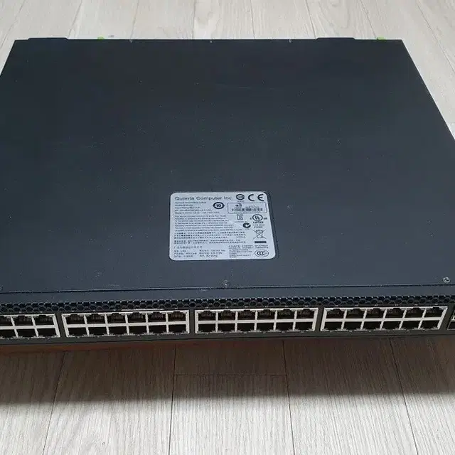 Quanta LB9 - 10G 4포트, 1G 48포트 스위치 허브