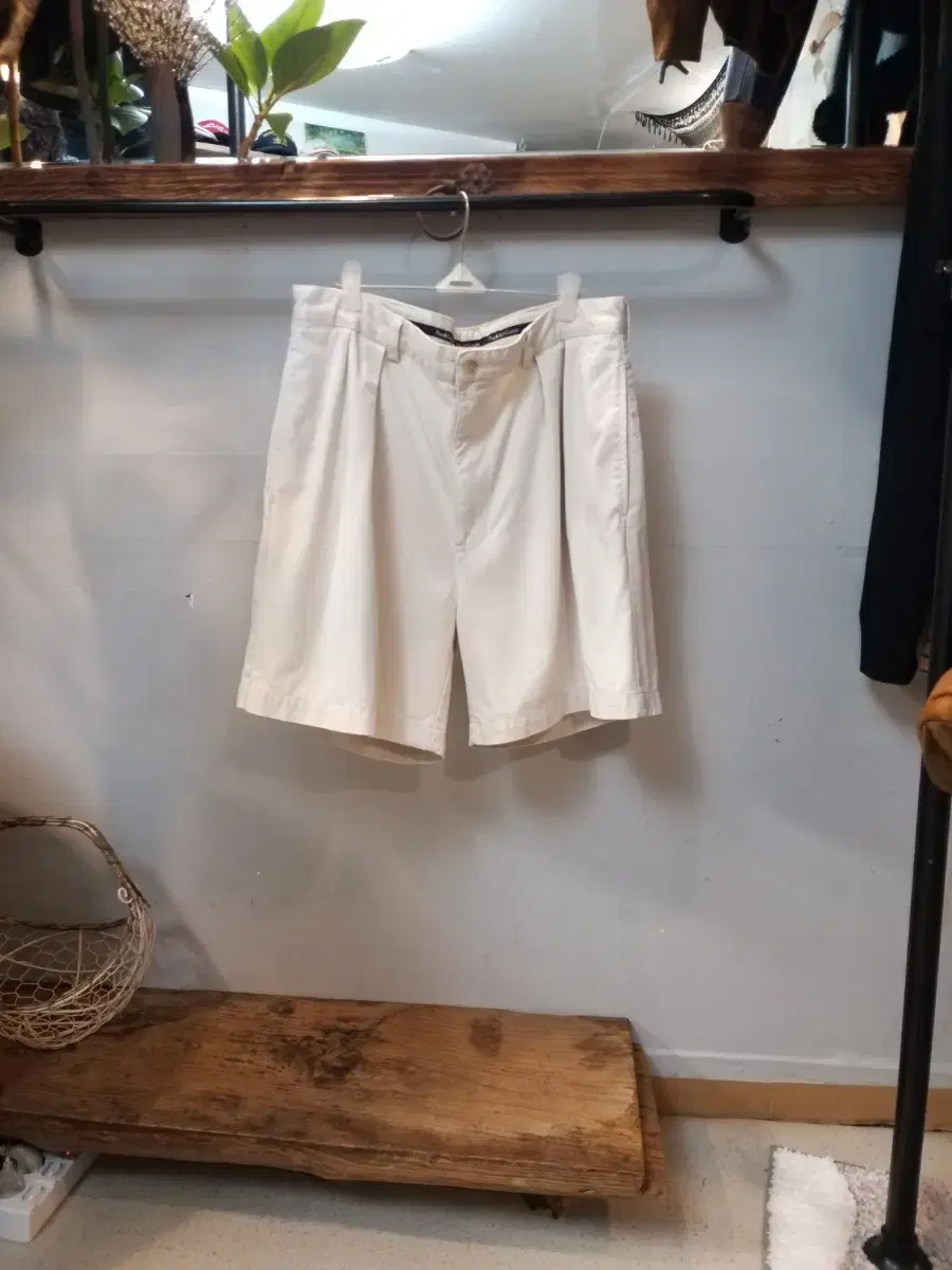 Polo Ralph Lauren Chino Shorts . 34