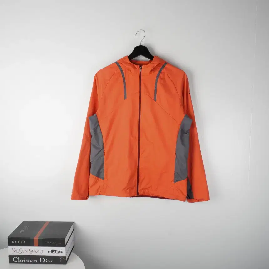 Nike Swoosh Basic Logo Sideline Women's Windbreaker VIA0710